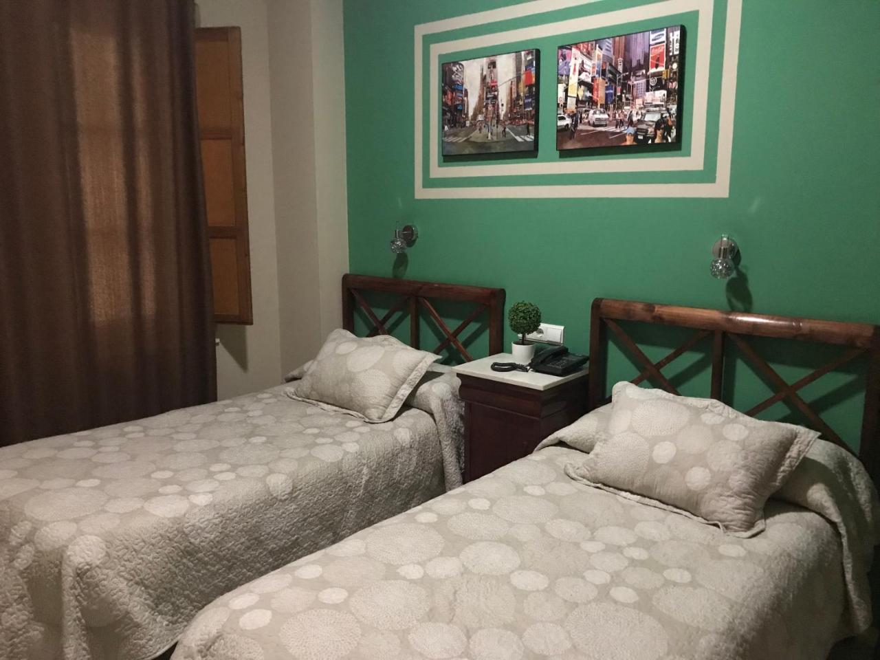 Hostal Puerta Carmona Sevilla Dış mekan fotoğraf
