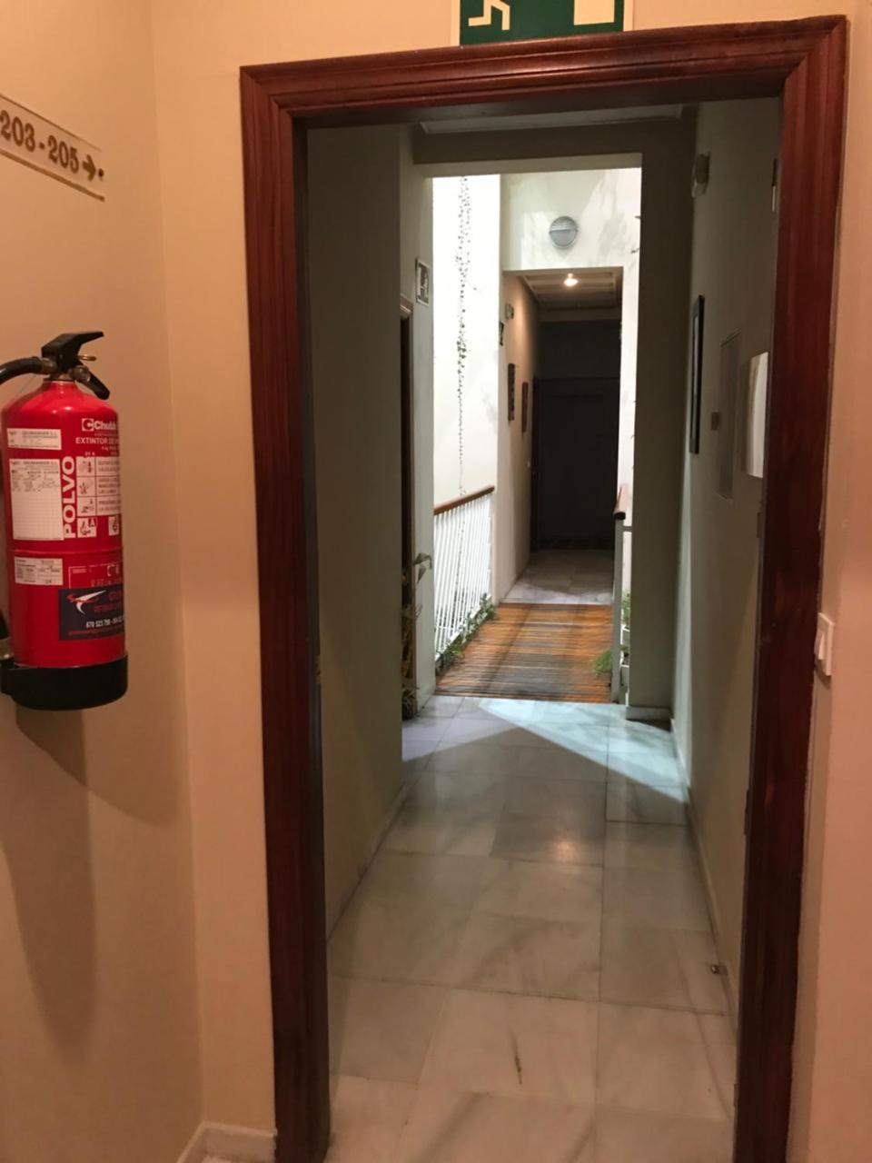 Hostal Puerta Carmona Sevilla Dış mekan fotoğraf